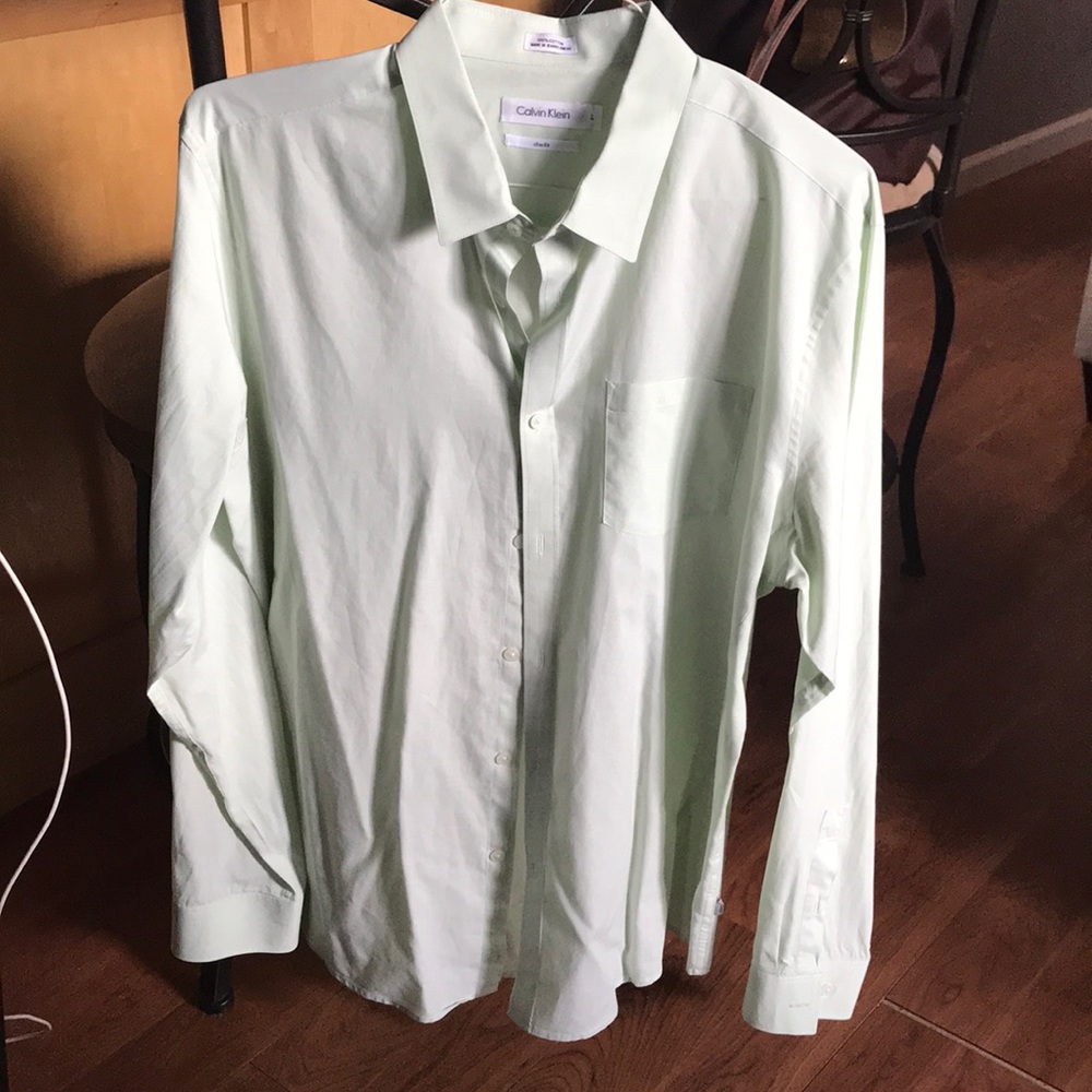 Subtle light green men’s dress shirt